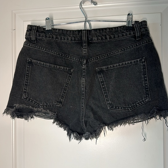 Black high waist jeans short - Picture 2 of 3